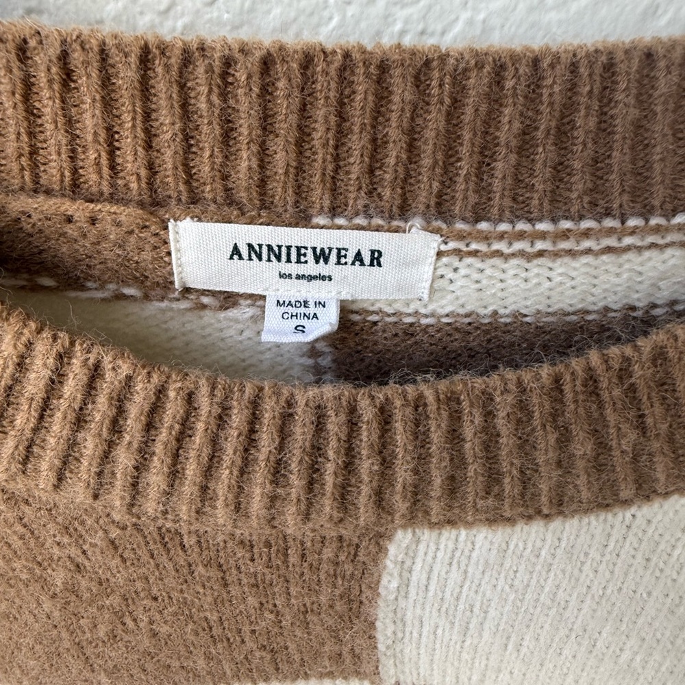 ANNIEWEAR TAN CHECKERED OVERSIZED SWEATER SIZE SMALL EUC SIZE S - Picture 3 of 3